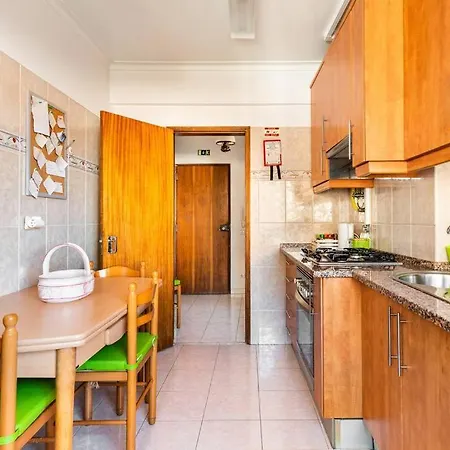 Appartement Isabel Dream Iii, 400m From The Train Rinchoa