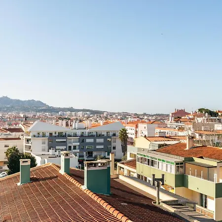 Isabel Dream Iii, 400m From The Train